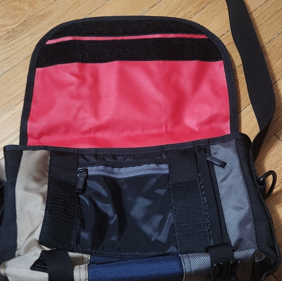 LIKE NEW TIMBUK2 BAG VINTAGE EXCELLENT CONDITION SMOKE FREE ENVIRONMENT BLUE - Picture 6 of 16